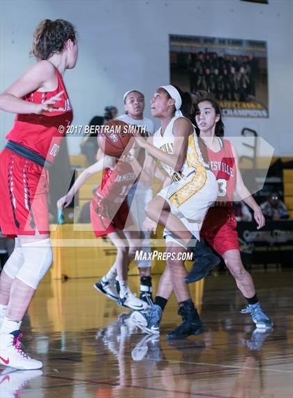 Thumbnail 3 in Jamesville-DeWitt @ Cardinal O'Hara photogallery.