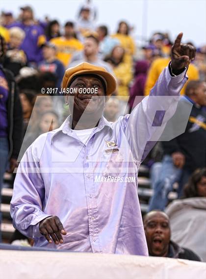 Thumbnail 1 in Alcoa vs. Covington (TSSAA Division I Class 3A Final)  photogallery.
