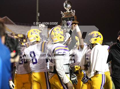 Thumbnail 2 in Alcoa vs. Covington (TSSAA Division I Class 3A Final)  photogallery.