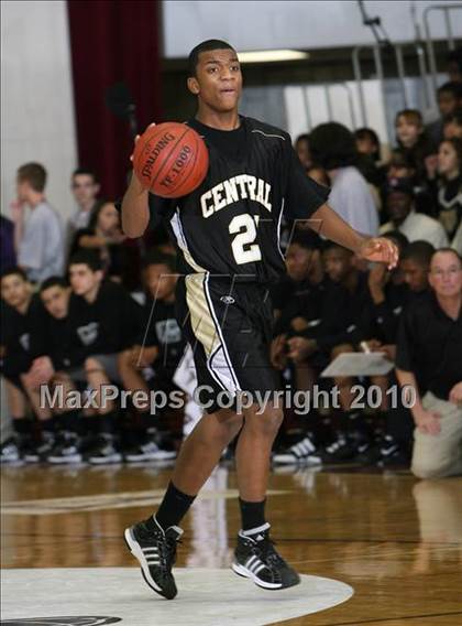 Thumbnail 2 in Commerce vs. Central (Hoophall Classic) photogallery.
