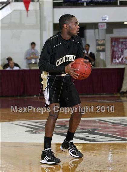 Thumbnail 3 in Commerce vs. Central (Hoophall Classic) photogallery.