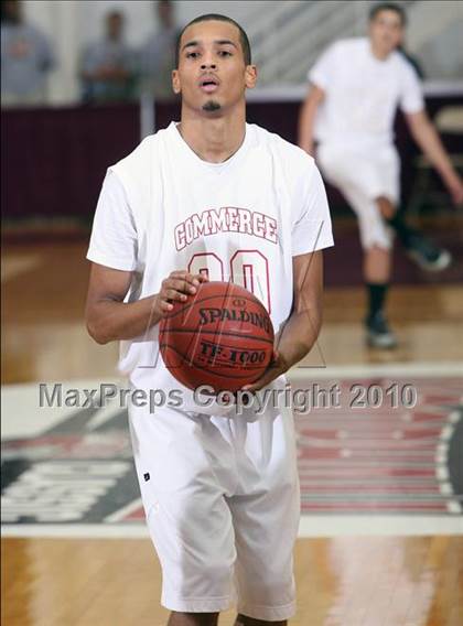 Thumbnail 3 in Commerce vs. Central (Hoophall Classic) photogallery.
