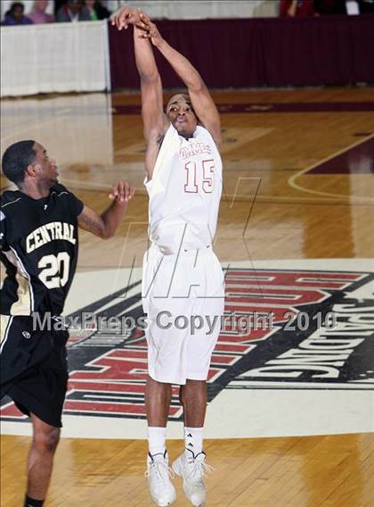 Thumbnail 1 in Commerce vs. Central (Hoophall Classic) photogallery.