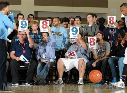 Thumbnail 2 in 2013 MaxPreps Holiday Classic Slam Dunk Contest photogallery.