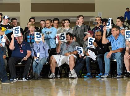 Thumbnail 2 in 2013 MaxPreps Holiday Classic Slam Dunk Contest photogallery.