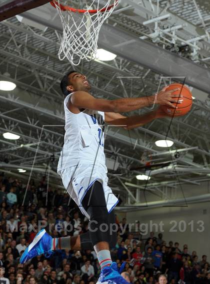 Thumbnail 2 in 2013 MaxPreps Holiday Classic Slam Dunk Contest photogallery.