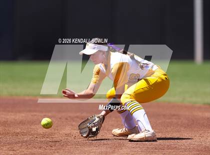 Thumbnail 2 in Hernando vs. Ocean Springs (MHSAA Class 7A Final) photogallery.