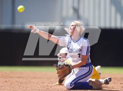 Thumbnail 1 in Hernando vs. Ocean Springs (MHSAA Class 7A Final) photogallery.