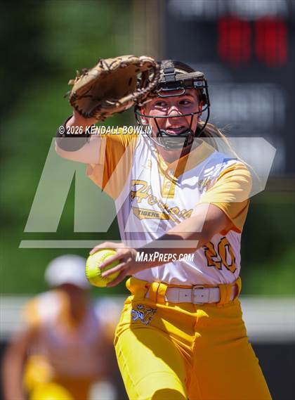 Thumbnail 1 in Hernando vs. Ocean Springs (MHSAA Class 7A Final) photogallery.
