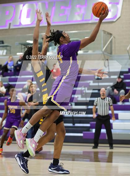 Thumbnail 2 in Durango vs. Oak Cliff Faith Family Academy (Utah Holiday Hoopfest) photogallery.