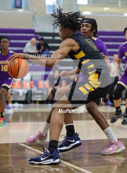 Thumbnail 3 in Durango vs. Oak Cliff Faith Family Academy (Utah Holiday Hoopfest) photogallery.