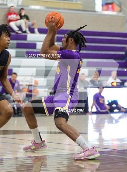 Thumbnail 1 in Durango vs. Oak Cliff Faith Family Academy (Utah Holiday Hoopfest) photogallery.