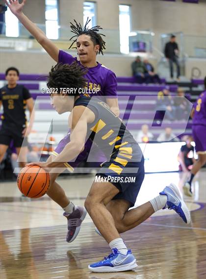 Thumbnail 3 in Durango vs. Oak Cliff Faith Family Academy (Utah Holiday Hoopfest) photogallery.