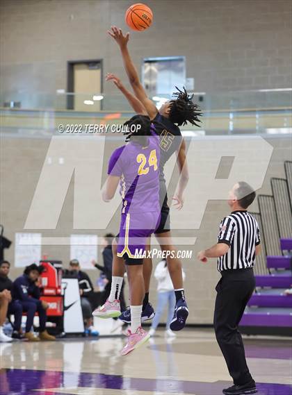 Thumbnail 1 in Durango vs. Oak Cliff Faith Family Academy (Utah Holiday Hoopfest) photogallery.