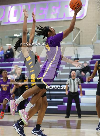 Thumbnail 3 in Durango vs. Oak Cliff Faith Family Academy (Utah Holiday Hoopfest) photogallery.
