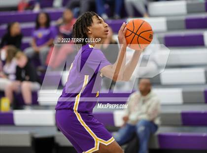 Thumbnail 3 in Durango vs. Oak Cliff Faith Family Academy (Utah Holiday Hoopfest) photogallery.