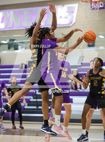 Thumbnail 3 in Durango vs. Oak Cliff Faith Family Academy (Utah Holiday Hoopfest) photogallery.