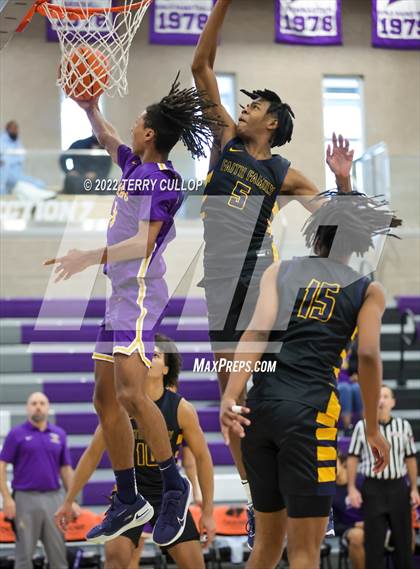 Thumbnail 3 in Durango vs. Oak Cliff Faith Family Academy (Utah Holiday Hoopfest) photogallery.