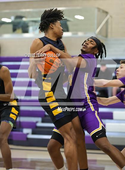 Thumbnail 2 in Durango vs. Oak Cliff Faith Family Academy (Utah Holiday Hoopfest) photogallery.