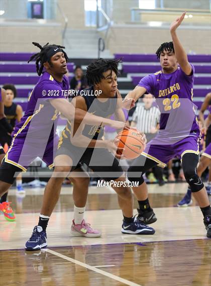 Thumbnail 3 in Durango vs. Oak Cliff Faith Family Academy (Utah Holiday Hoopfest) photogallery.