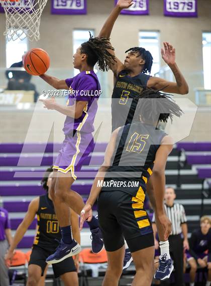Thumbnail 2 in Durango vs. Oak Cliff Faith Family Academy (Utah Holiday Hoopfest) photogallery.