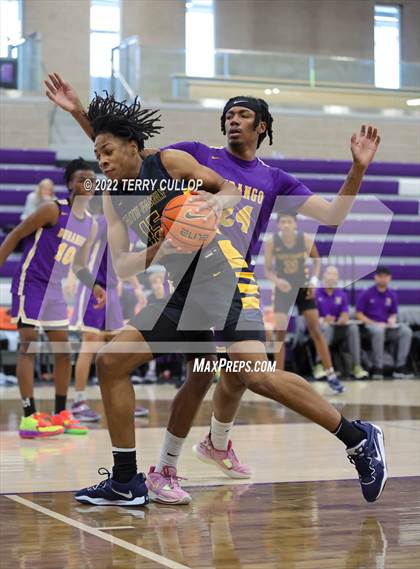 Thumbnail 2 in Durango vs. Oak Cliff Faith Family Academy (Utah Holiday Hoopfest) photogallery.