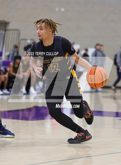 Thumbnail 1 in Durango vs. Oak Cliff Faith Family Academy (Utah Holiday Hoopfest) photogallery.