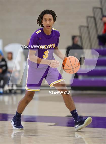 Thumbnail 3 in Durango vs. Oak Cliff Faith Family Academy (Utah Holiday Hoopfest) photogallery.