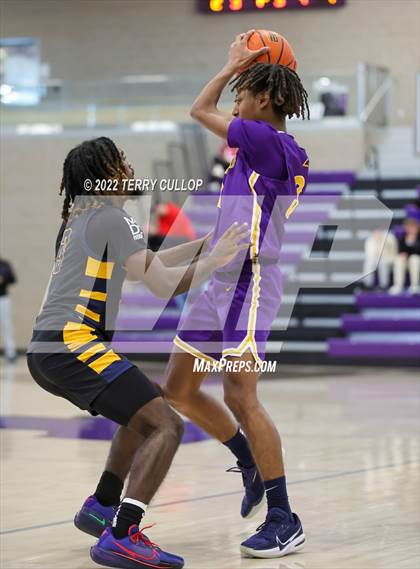 Thumbnail 1 in Durango vs. Oak Cliff Faith Family Academy (Utah Holiday Hoopfest) photogallery.