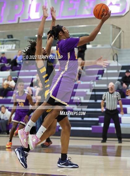 Thumbnail 1 in Durango vs. Oak Cliff Faith Family Academy (Utah Holiday Hoopfest) photogallery.