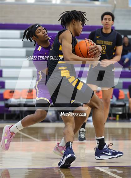 Thumbnail 1 in Durango vs. Oak Cliff Faith Family Academy (Utah Holiday Hoopfest) photogallery.