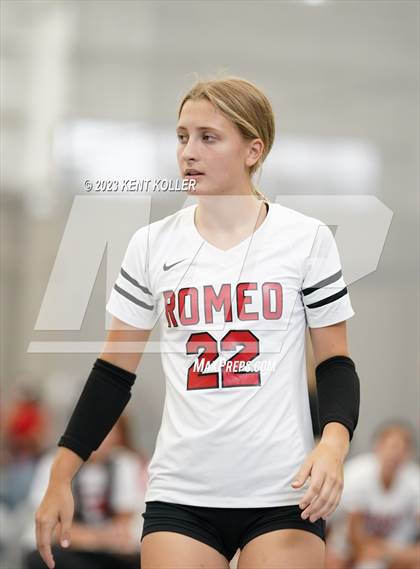 Thumbnail 2 in Lakeland vs. Romeo photogallery.