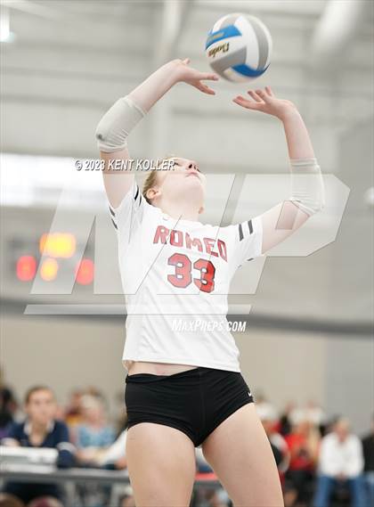 Thumbnail 1 in Lakeland vs. Romeo photogallery.