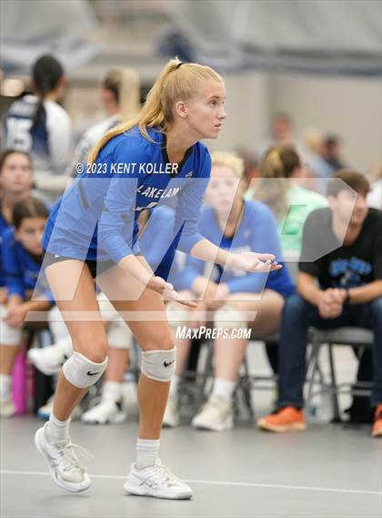 Thumbnail 3 in Lakeland vs. Romeo photogallery.