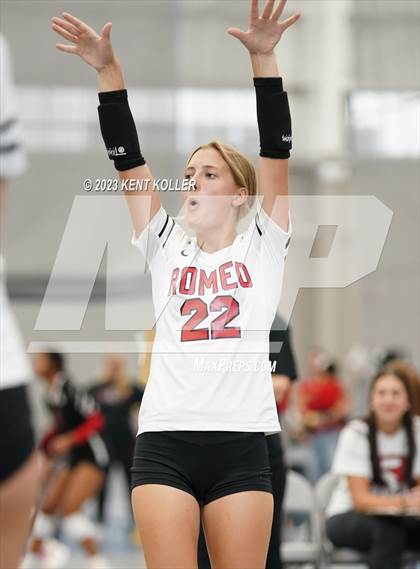 Thumbnail 2 in Lakeland vs. Romeo photogallery.