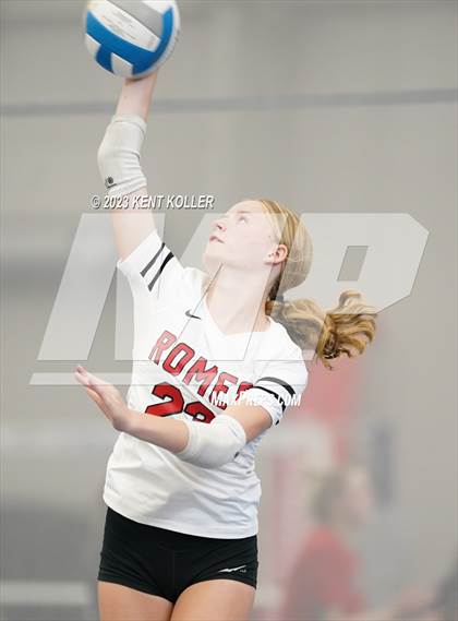 Thumbnail 1 in Lakeland vs. Romeo photogallery.