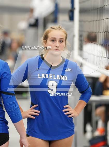 Thumbnail 2 in Lakeland vs. Romeo photogallery.
