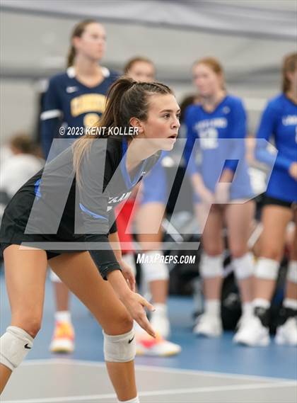 Thumbnail 1 in Lakeland vs. Romeo photogallery.