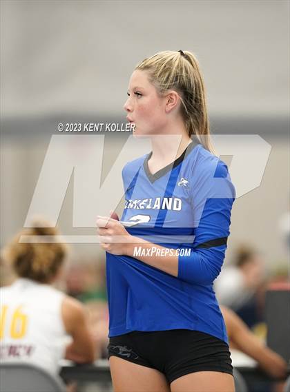 Thumbnail 1 in Lakeland vs. Romeo photogallery.