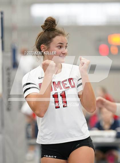 Thumbnail 1 in Lakeland vs. Romeo photogallery.