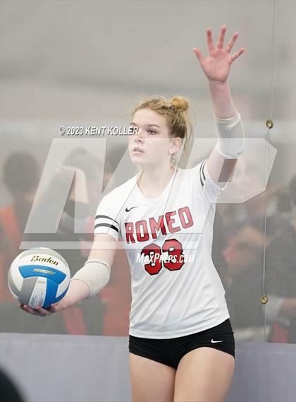 Thumbnail 2 in Lakeland vs. Romeo photogallery.