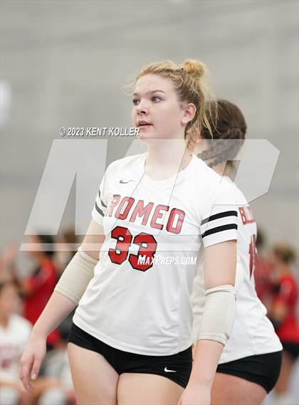 Thumbnail 2 in Lakeland vs. Romeo photogallery.