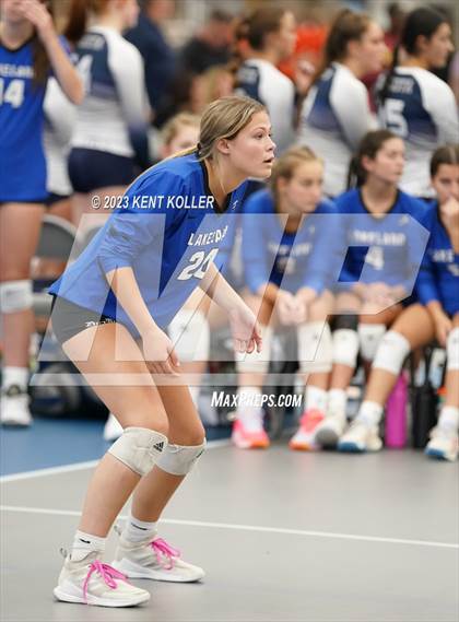 Thumbnail 1 in Lakeland vs. Romeo photogallery.