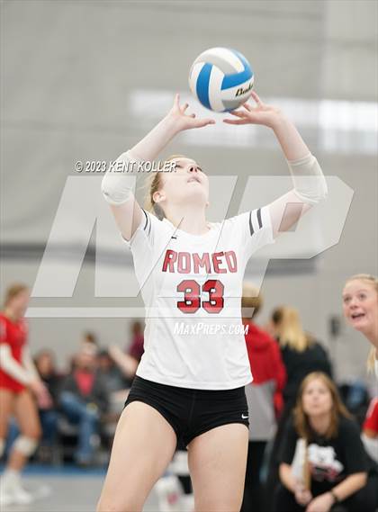 Thumbnail 3 in Lakeland vs. Romeo photogallery.