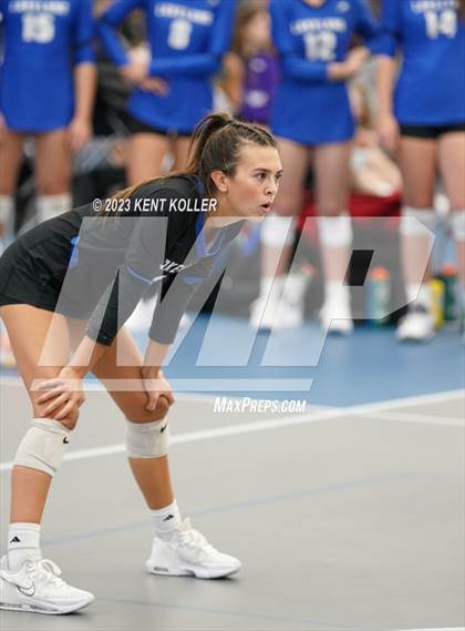 Thumbnail 2 in Lakeland vs. Romeo photogallery.