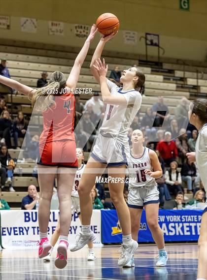 Thumbnail 1 in Hornell vs. Chenango Forks (NYSPHSAA Class B State Semi-Final) photogallery.