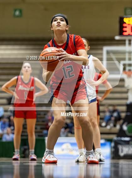 Thumbnail 3 in Hornell vs. Chenango Forks (NYSPHSAA Class B State Semi-Final) photogallery.