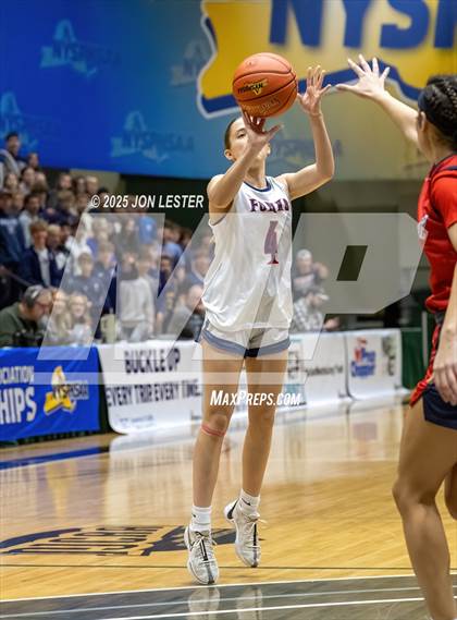 Thumbnail 1 in Hornell vs. Chenango Forks (NYSPHSAA Class B State Semi-Final) photogallery.
