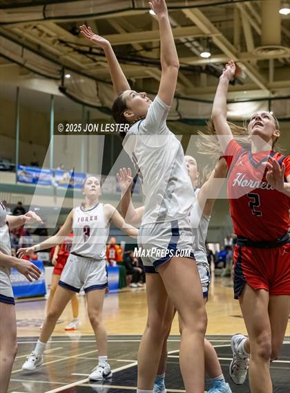 Thumbnail 2 in Hornell vs. Chenango Forks (NYSPHSAA Class B State Semi-Final) photogallery.