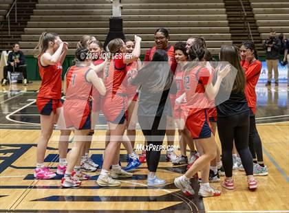 Thumbnail 1 in Hornell vs. Chenango Forks (NYSPHSAA Class B State Semi-Final) photogallery.